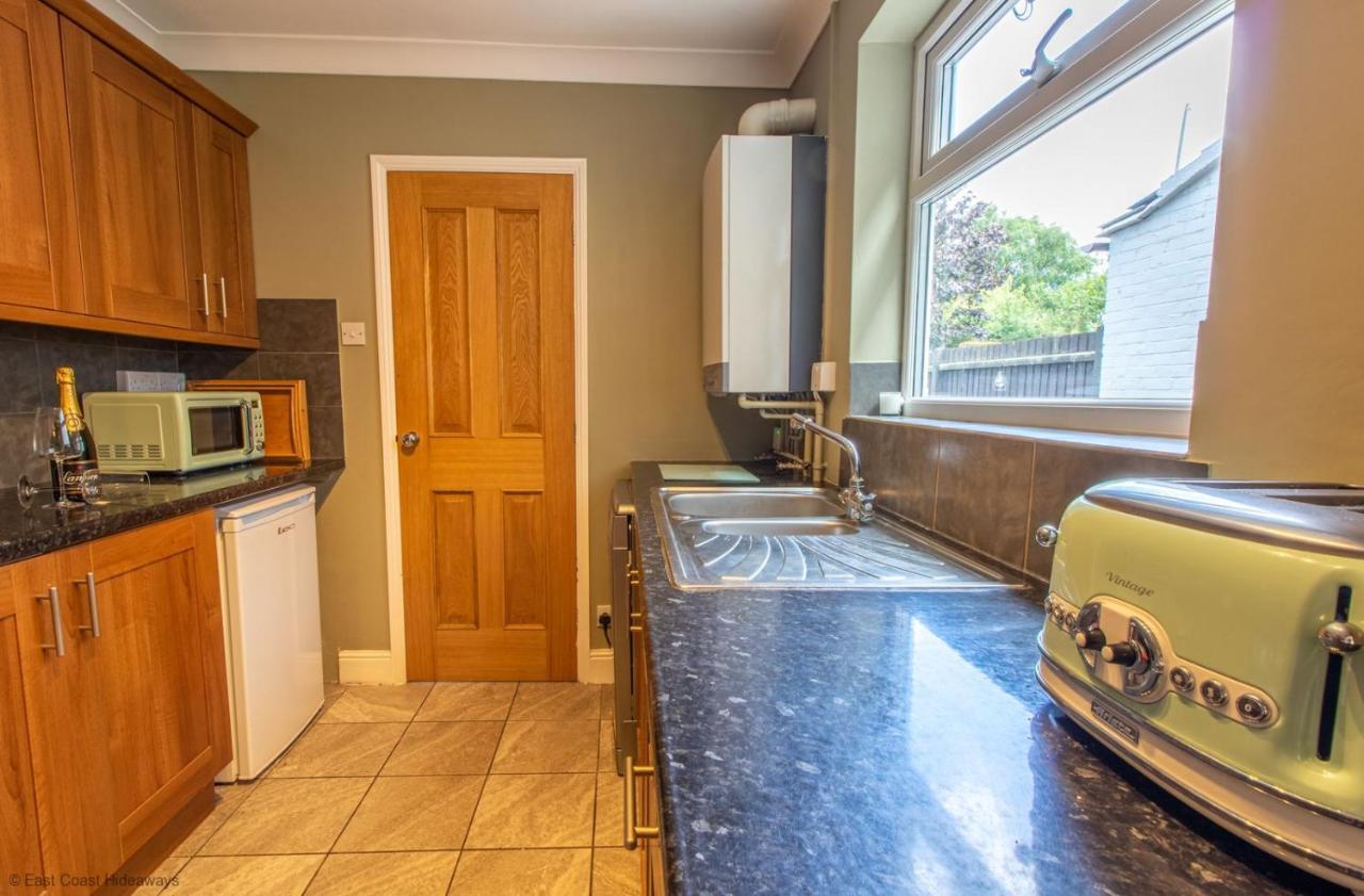 Modern Coastal Home Sleeping 5 - 2 Minute Walk To Pakefield Beach, Suffolk Exteriör bild