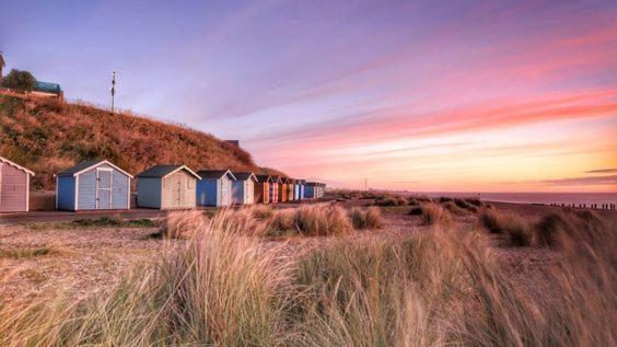 Modern Coastal Home Sleeping 5 - 2 Minute Walk To Pakefield Beach, Suffolk Exteriör bild